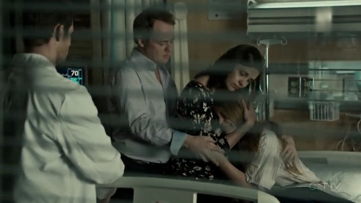 VampireDiariesWorld-dot-org_SavingHope2x01-2366.jpg