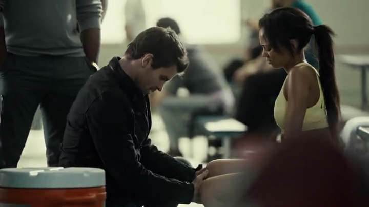 VampireDiariesWorld-dot-org_SavingHope2x03-0135.jpg