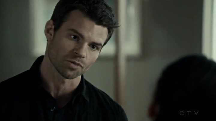 VampireDiariesWorld-dot-org_SavingHope2x03-0468.jpg