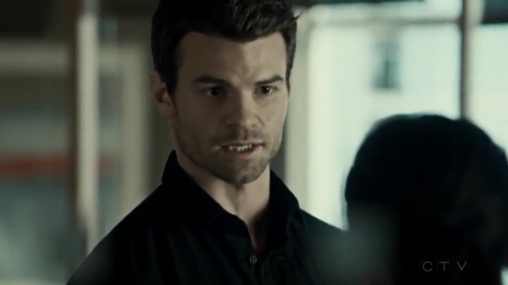 VampireDiariesWorld-dot-org_SavingHope2x03-0506.jpg