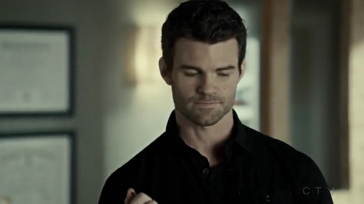 VampireDiariesWorld-dot-org_SavingHope2x03-0516.jpg