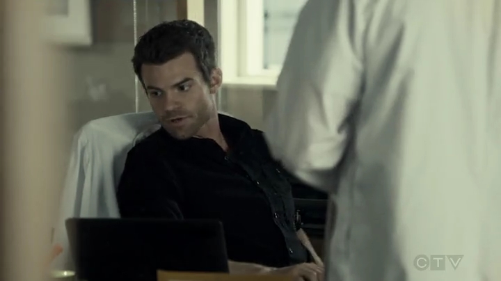 VampireDiariesWorld-dot-org_SavingHope2x03-1003.jpg VampireDiariesWorld-dot-org_SavingHope2x03-1003.jpg