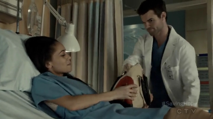 VampireDiariesWorld-dot-org_SavingHope2x03-2215.jpg