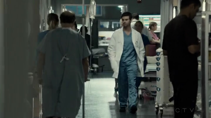 VampireDiariesWorld-dot-org_SavingHope2x03-2279.jpg