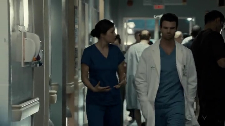 VampireDiariesWorld-dot-org_SavingHope2x03-2287.jpg