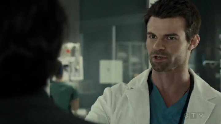 VampireDiariesWorld-dot-org_SavingHope2x04-0572.jpg
