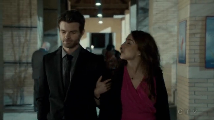 VampireDiariesWorld-dot-org_SavingHope2x04-2359.jpg