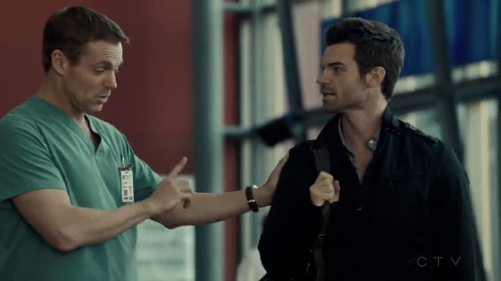 VampireDiariesWorld-dot-org_SavingHope2x05-0961.jpg