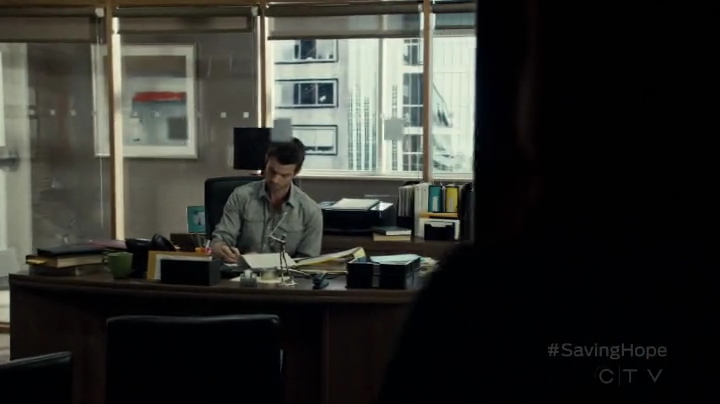 VampireDiariesWorld-dot-org_SavingHope2x05-1244.jpg