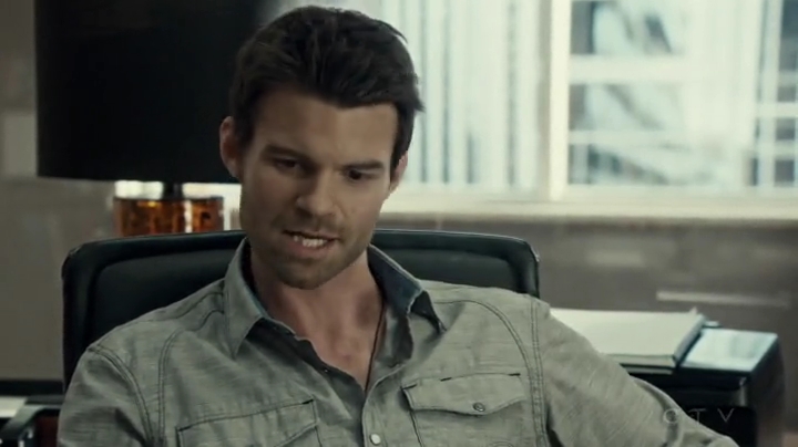 VampireDiariesWorld-dot-org_SavingHope2x05-1289.jpg