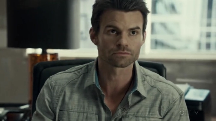 VampireDiariesWorld-dot-org_SavingHope2x05-1389.jpg