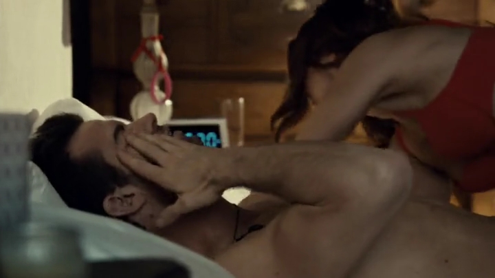 VampireDiariesWorld-dot-org_SavingHope2x06-0150.jpg