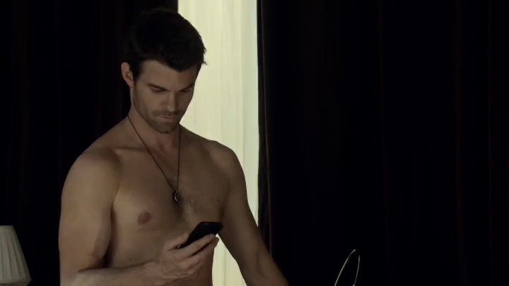 VampireDiariesWorld-dot-org_SavingHope2x06-0200.jpg