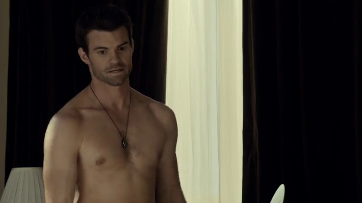 VampireDiariesWorld-dot-org_SavingHope2x06-0206.jpg