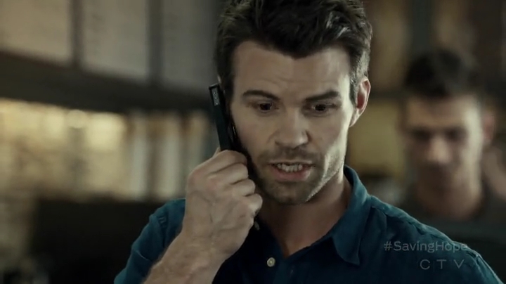 VampireDiariesWorld-dot-org_SavingHope2x06-1016.jpg