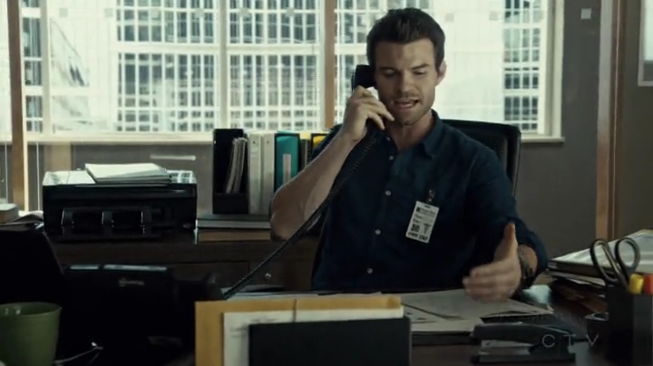 VampireDiariesWorld-dot-org_SavingHope2x06-1387.jpg
