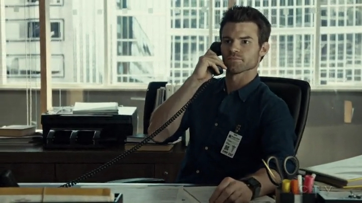 VampireDiariesWorld-dot-org_SavingHope2x06-1400.jpg