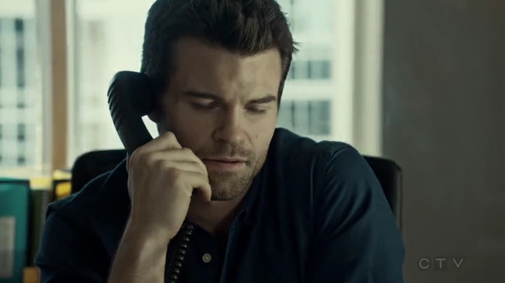 VampireDiariesWorld-dot-org_SavingHope2x06-1411.jpg