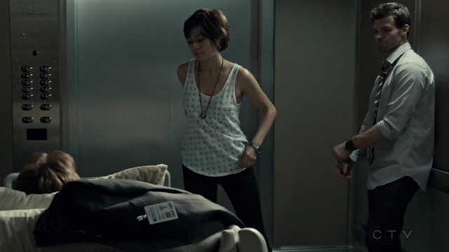 VampireDiariesWorld-dot-org_SavingHope2x07-1201.jpg