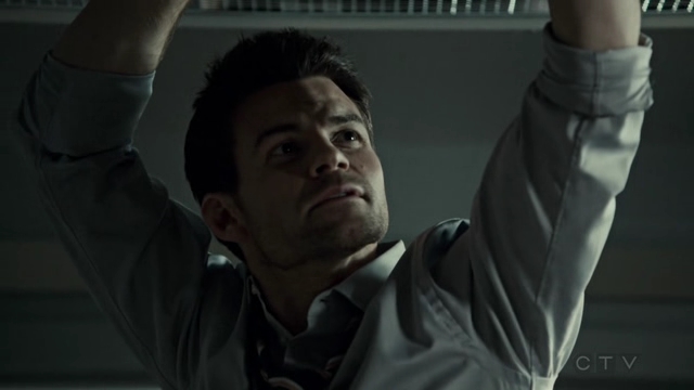 VampireDiariesWorld-dot-org_SavingHope2x07-1252.jpg