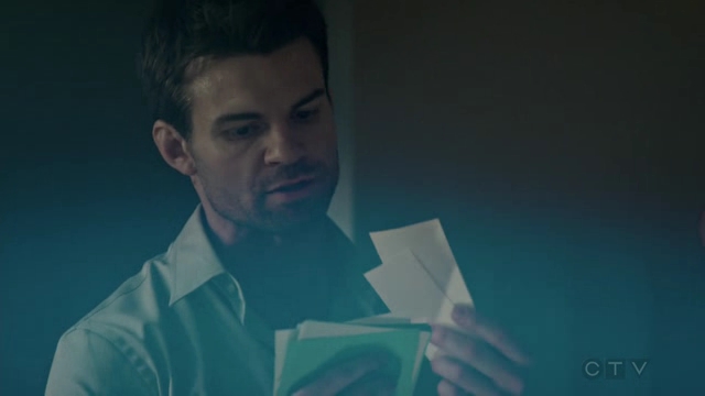 VampireDiariesWorld-dot-org_SavingHope2x07-1810.jpg
