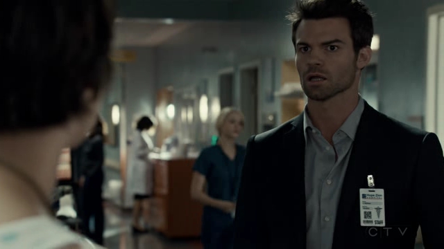 VampireDiariesWorld-dot-org_SavingHope2x07-2330.jpg