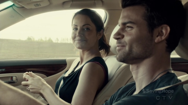VampireDiariesWorld-dot-org_SavingHope2x08-0028.jpg