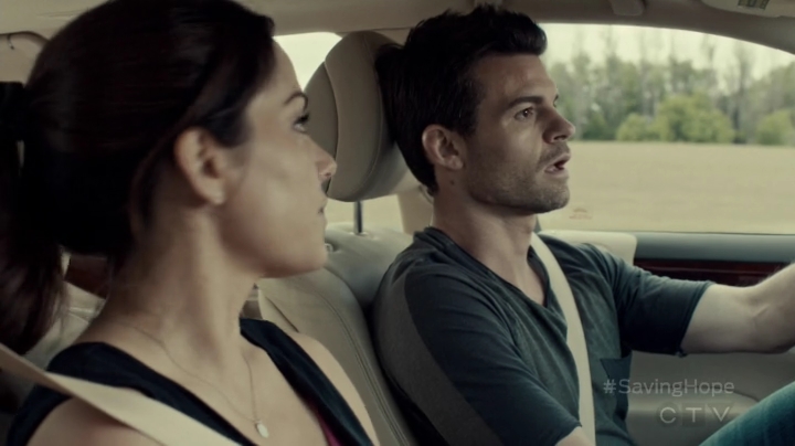 VampireDiariesWorld-dot-org_SavingHope2x08-0034.jpg