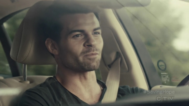 VampireDiariesWorld-dot-org_SavingHope2x08-0092.jpg