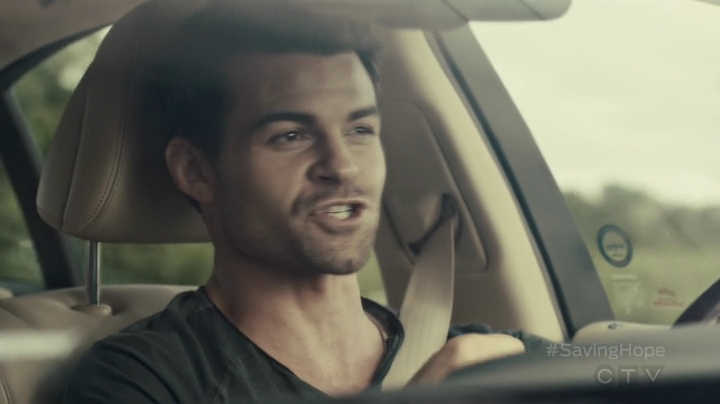VampireDiariesWorld-dot-org_SavingHope2x08-0093.jpg