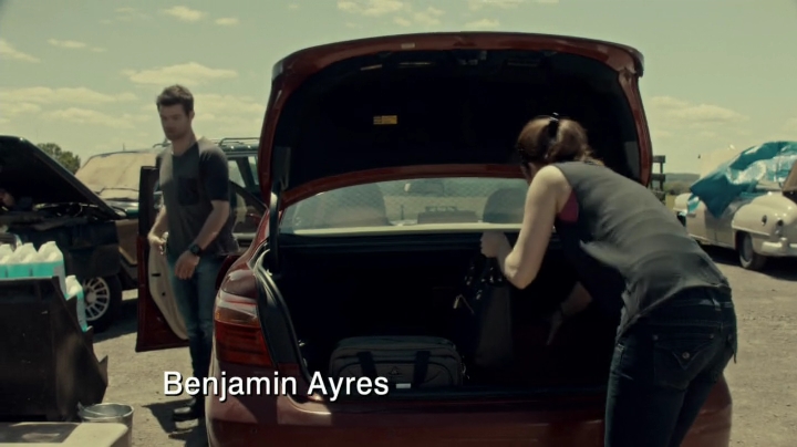 VampireDiariesWorld-dot-org_SavingHope2x08-0200.jpg