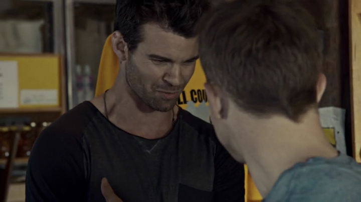 VampireDiariesWorld-dot-org_SavingHope2x08-0344.jpg