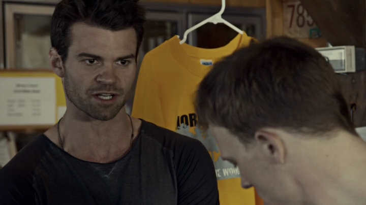VampireDiariesWorld-dot-org_SavingHope2x08-0353.jpg