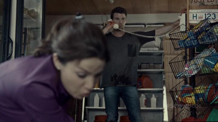 VampireDiariesWorld-dot-org_SavingHope2x08-0476.jpg