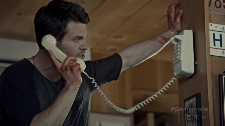 VampireDiariesWorld-dot-org_SavingHope2x08-0491.jpg