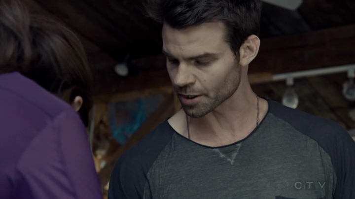 VampireDiariesWorld-dot-org_SavingHope2x08-0593.jpg