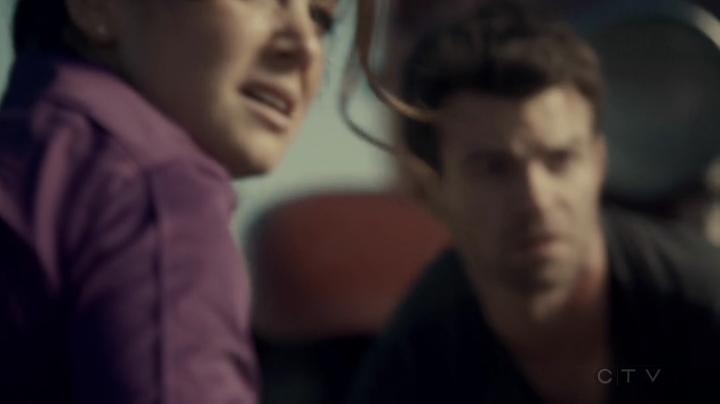 VampireDiariesWorld-dot-org_SavingHope2x08-1129.jpg