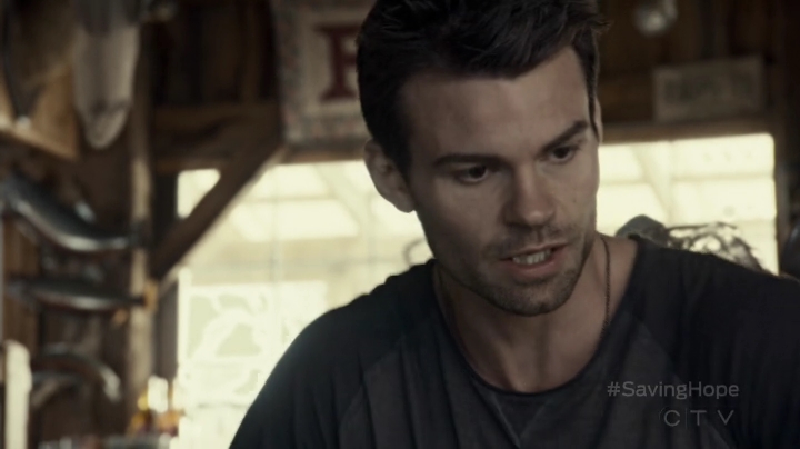 VampireDiariesWorld-dot-org_SavingHope2x08-1412.jpg