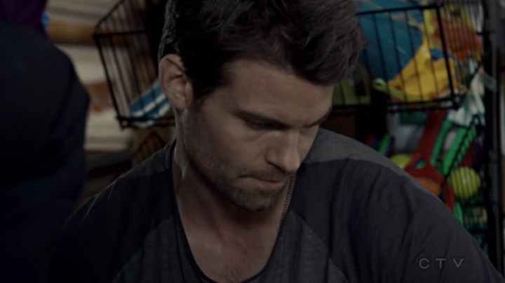 VampireDiariesWorld-dot-org_SavingHope2x08-1817.jpg
