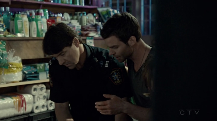 VampireDiariesWorld-dot-org_SavingHope2x08-2284.jpg