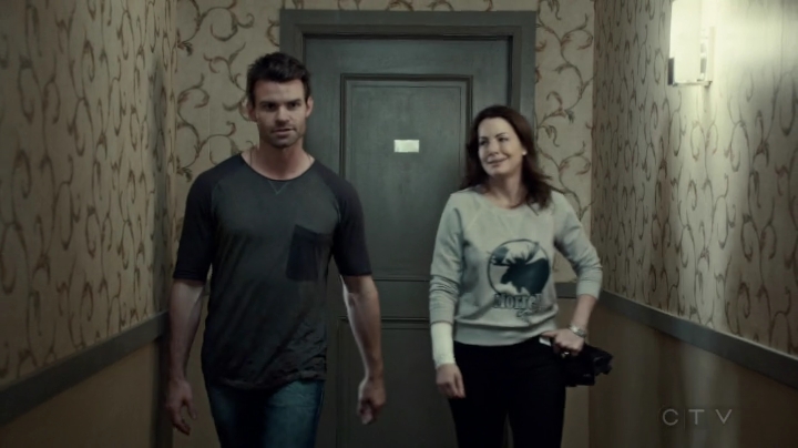 VampireDiariesWorld-dot-org_SavingHope2x08-2359.jpg