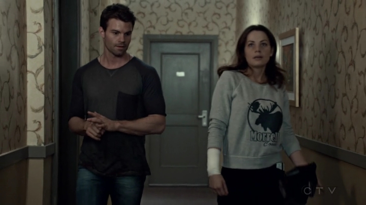 VampireDiariesWorld-dot-org_SavingHope2x08-2365.jpg