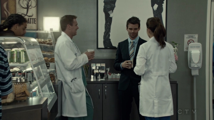 VampireDiariesWorld-dot-org_SavingHope2x09-0048.jpg