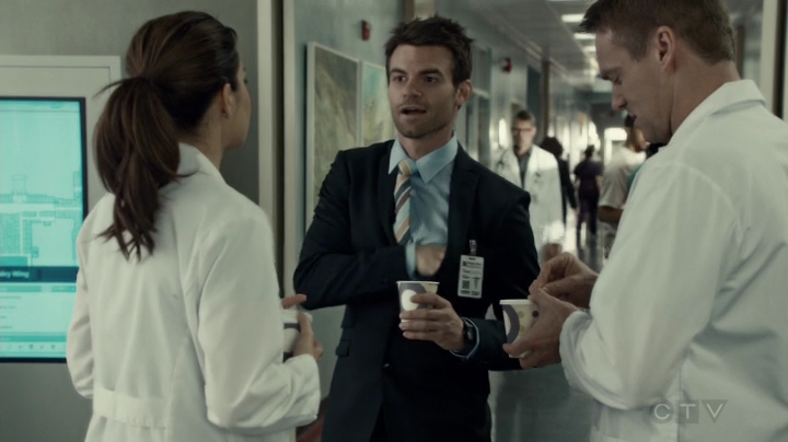 VampireDiariesWorld-dot-org_SavingHope2x09-0059.jpg