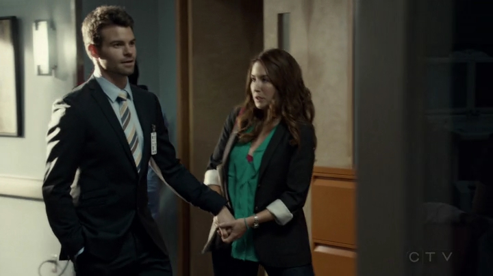 VampireDiariesWorld-dot-org_SavingHope2x09-0635.jpg