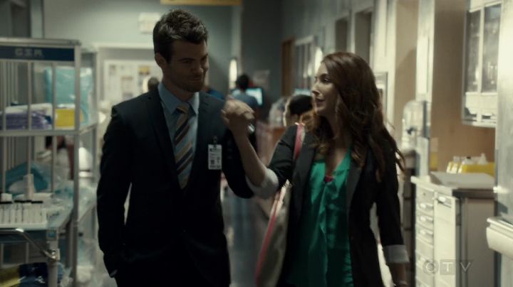 VampireDiariesWorld-dot-org_SavingHope2x09-0646.jpg