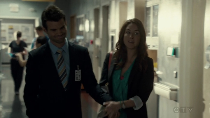 VampireDiariesWorld-dot-org_SavingHope2x09-0647.jpg