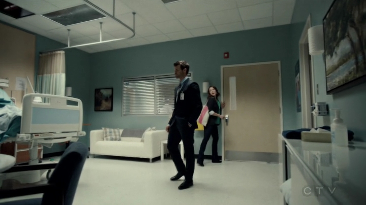 VampireDiariesWorld-dot-org_SavingHope2x09-0693.jpg