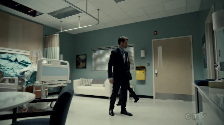 VampireDiariesWorld-dot-org_SavingHope2x09-0694.jpg