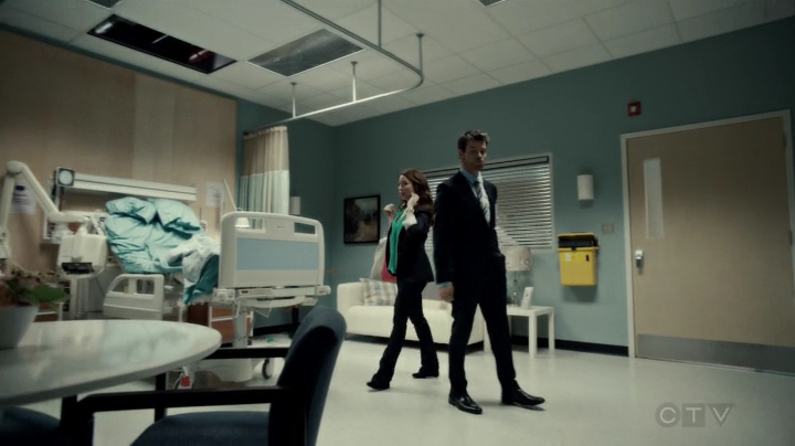 VampireDiariesWorld-dot-org_SavingHope2x09-0695.jpg